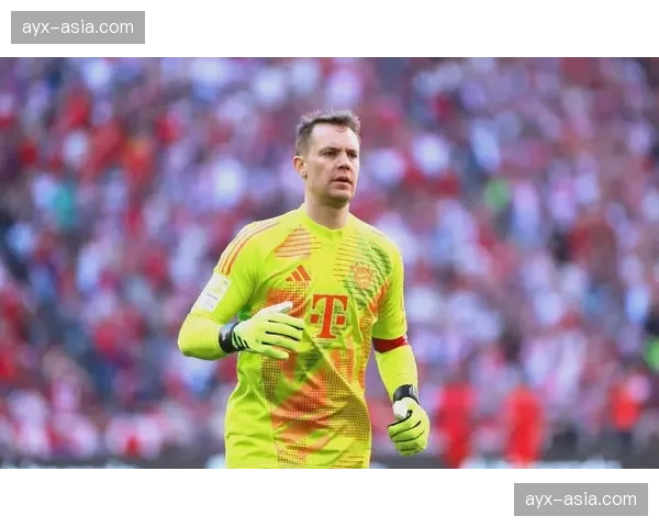 安联球场雨战，拜仁门将诺伊尔多次关键扑救力保球门不失